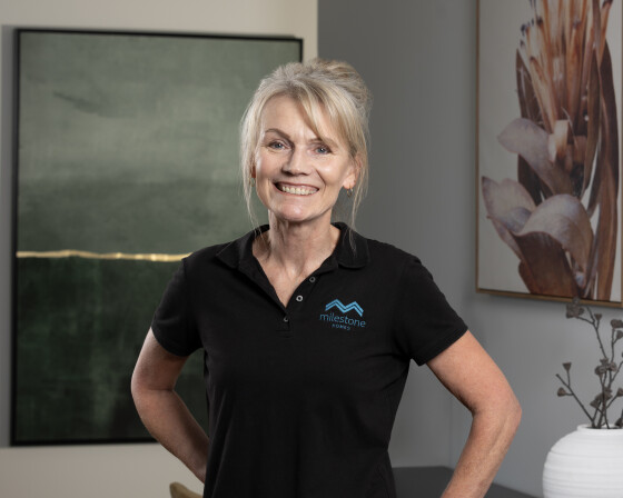 Darlene Thomas  retouched inside 2211