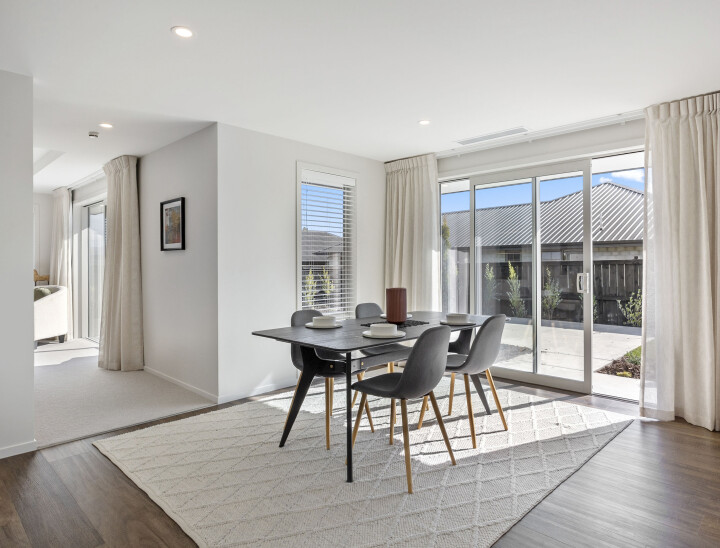 019 Open2view ID596521 Armadale