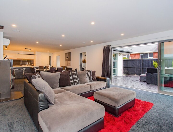 9dc8de444ab2b81225d0740de769d6886a63282b